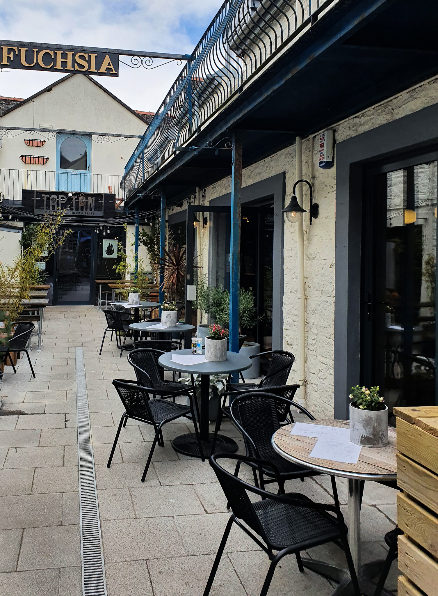 Delicious food served until 3pm each day